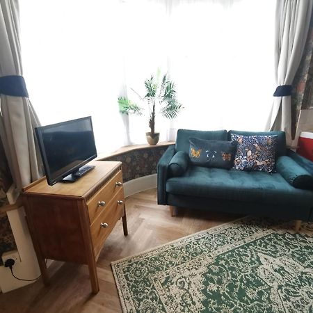 William Morris, Spacious Ground Floor Lux Double Bedroom Bexhill-on-Sea Εξωτερικό φωτογραφία
